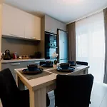 Апартаменты Storybook Flat In Брашов