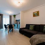 Апартаменты Storybook Flat In